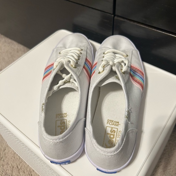 Keds Classic White Canvas Sneakers - Picture 7 of 11